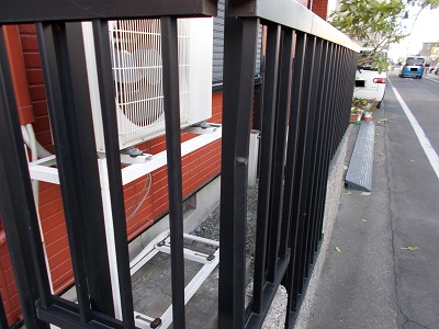 フェンス改修施工前1