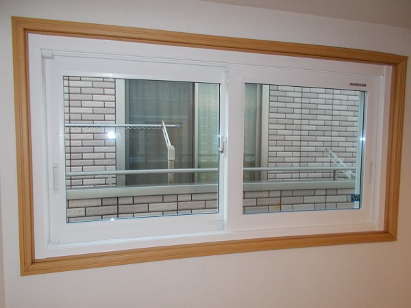 マドリモ階段窓交換工事